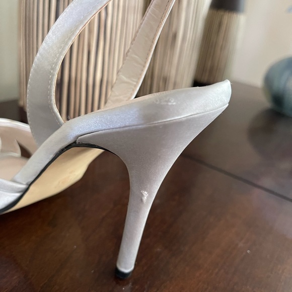 Caparros Womens Sandals Satin Silver Slingback Open Toe Size 7B - Picture 5 of 6